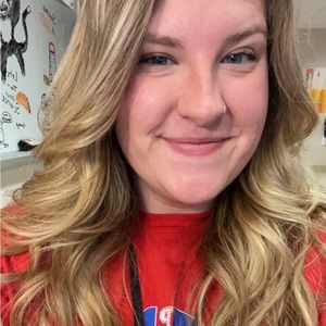 Meet your Posher, Elise